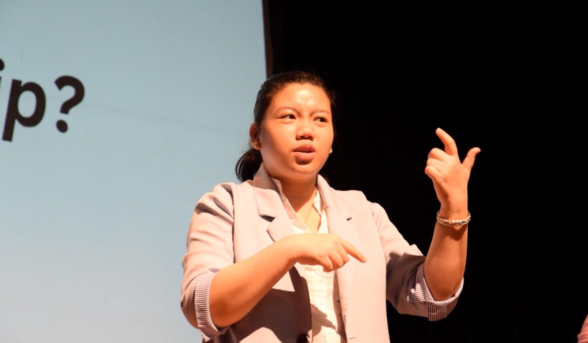 YDS_SHOWING VIDEO.00_00_39_02.Still002